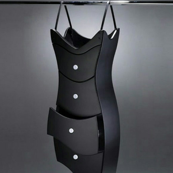 Meet the Posher - Picture 1 of 2